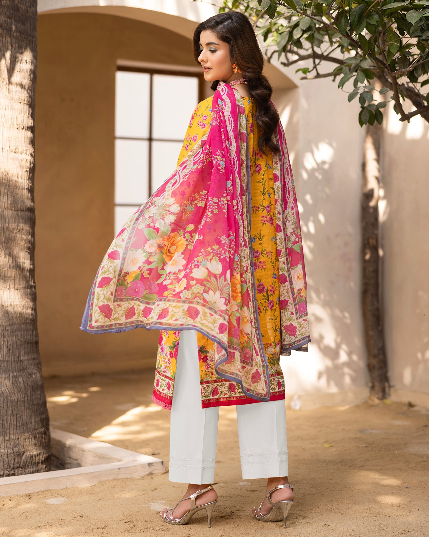 Exclusive Summer 3 Pc Print - Vol 1 - D 05 – RahaOnline.pk